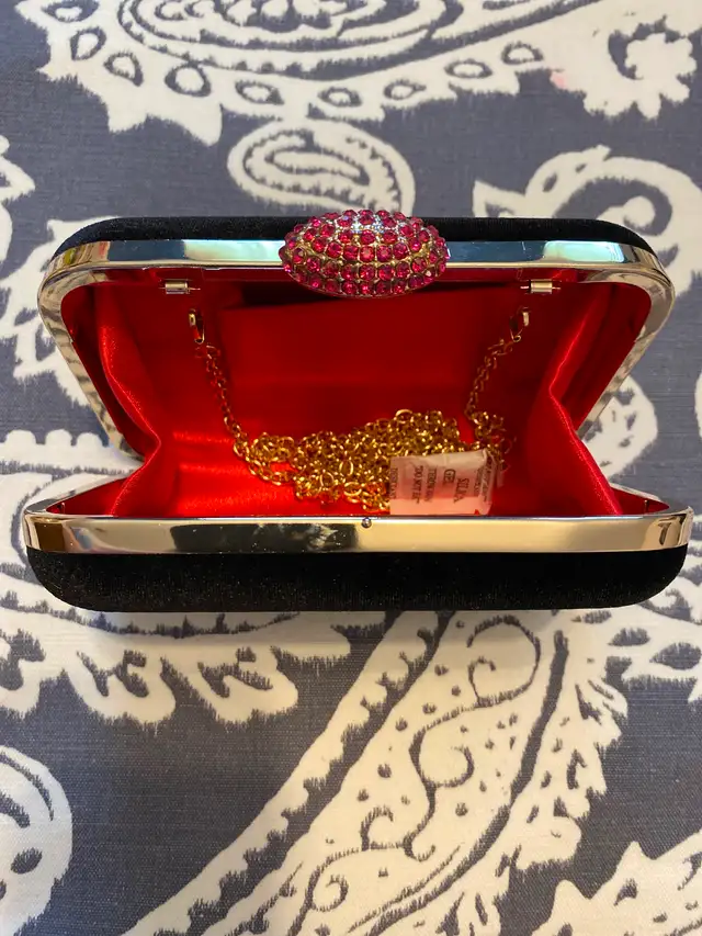 New clutch purse