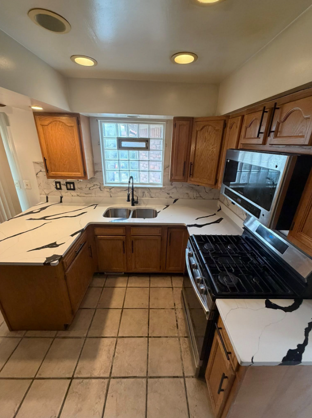 White Quartz Countertop with Black Veins 437-522-8447