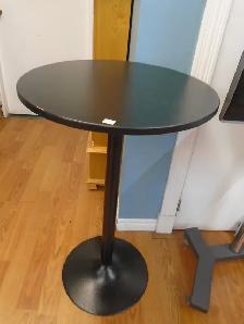 Pub style table