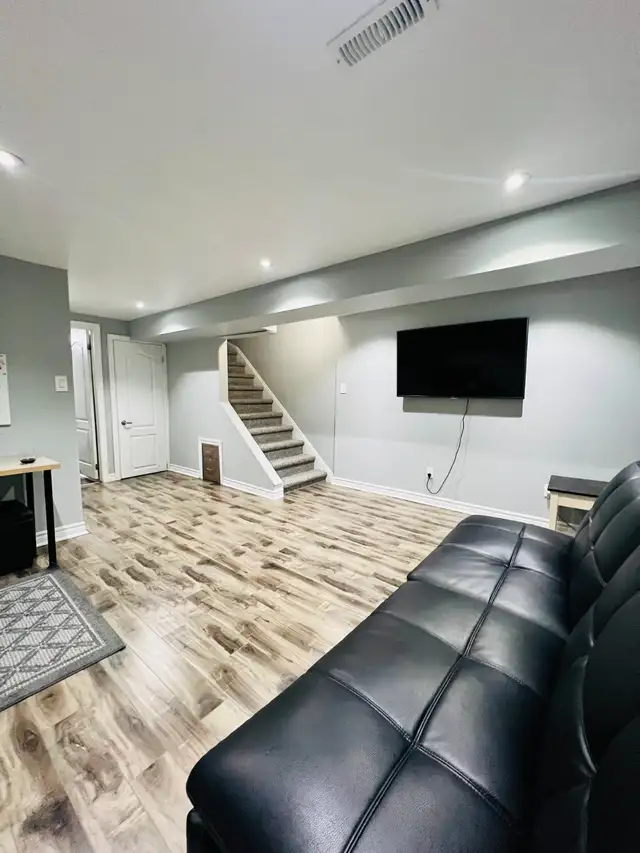Furnished PRIVATE room & bathroom (Female only) Mississauga - Photo 8