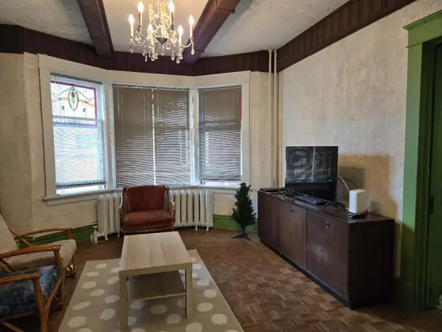 A furnished room in upstairs for rent-all inclusive. - Photo 3