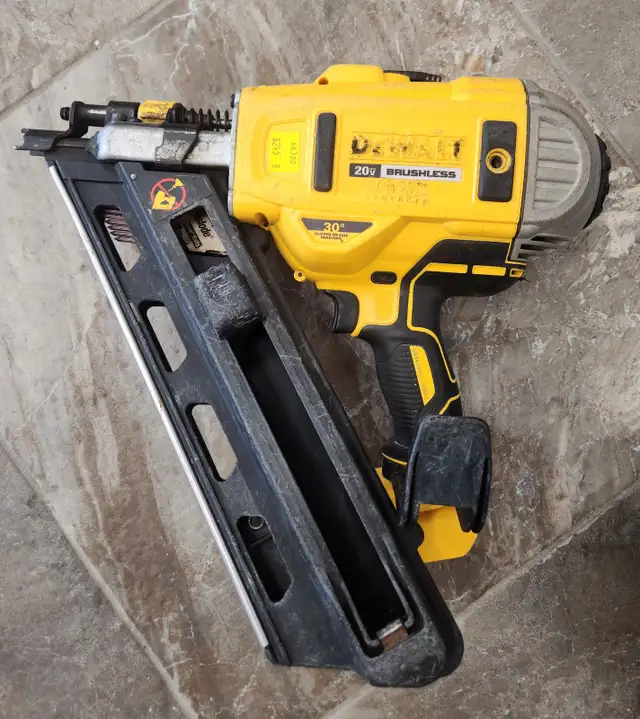 Dewalt Framing Nailer DCN692