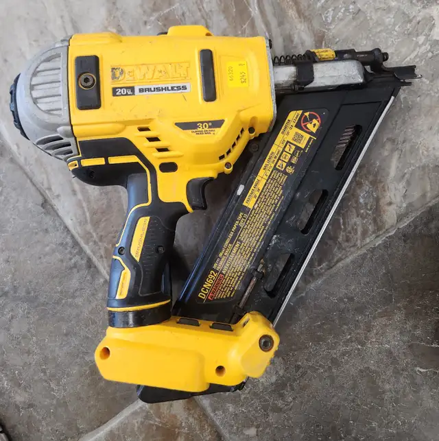 Dewalt Framing Nailer DCN692 - Photo 2