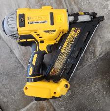 Dewalt Framing Nailer DCN692 - Photo 2