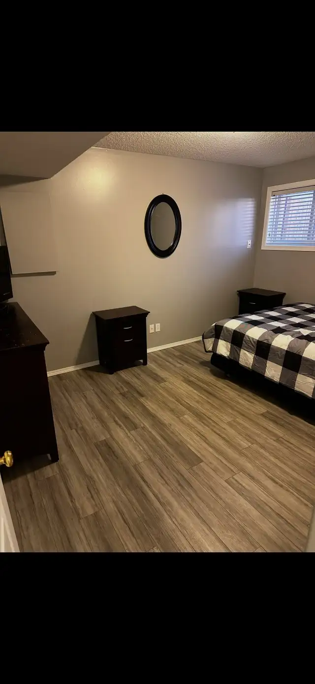 2 bedroom half duplex fully furnished/utilities included - Photo 5