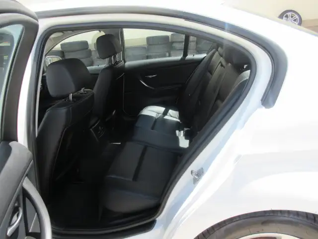 2011 BMW 3 Series 328 XI - Photo 11