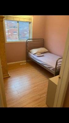 ROOM FOR RENT ON JANE AND RUTHERFORD PLZ CALL 6473337069