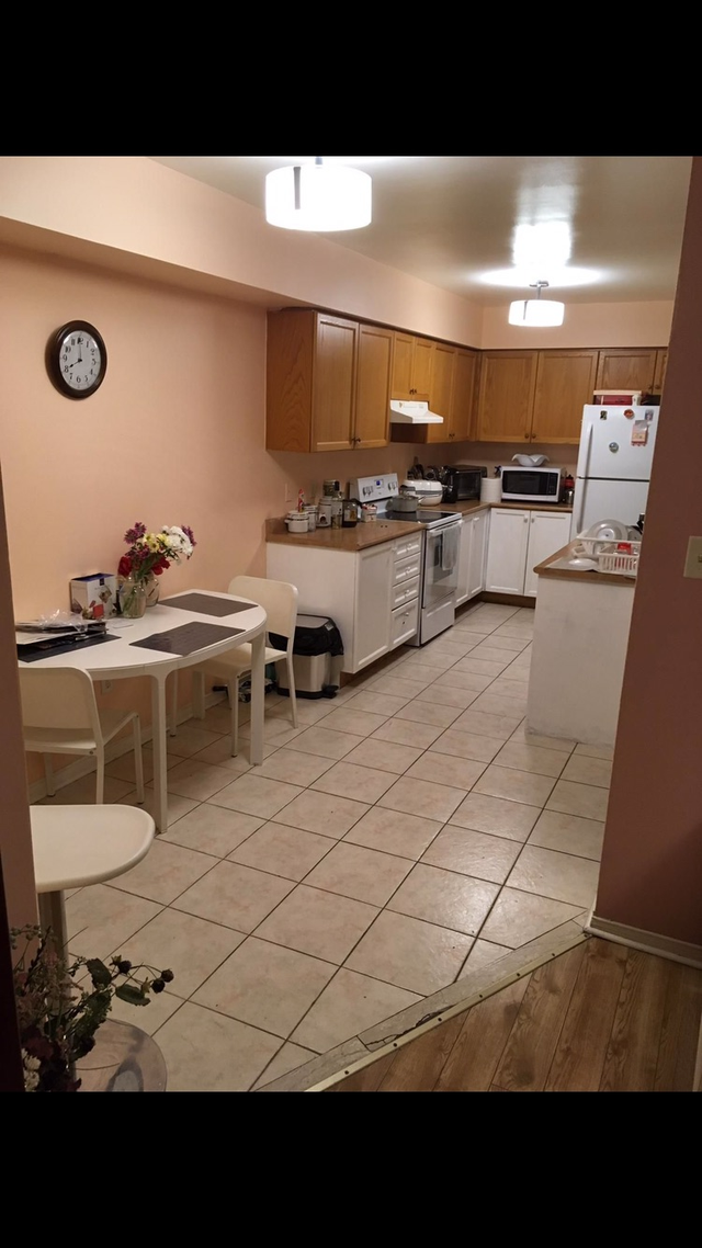 ROOM FOR RENT ON JANE AND RUTHERFORD PLZ CALL 6473337069 - Photo 3