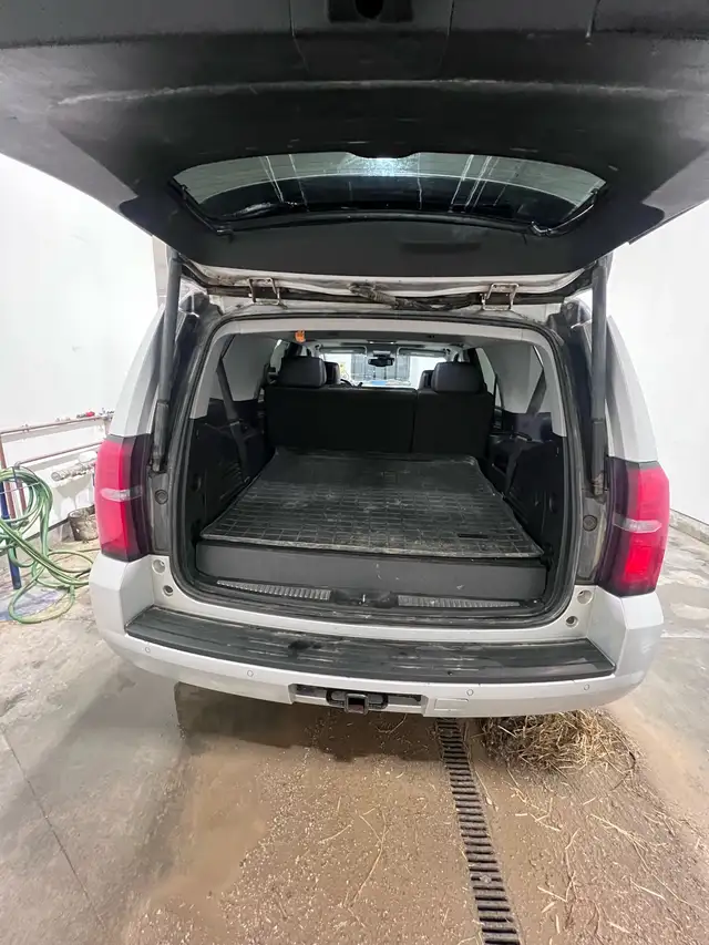 2015 Chevrolet Tahoe - Photo 4