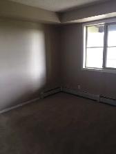 2 Bed   Den, 2 Bath Apartment in Rutherford (SW) - Photo 6