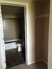 2 Bed   Den, 2 Bath Apartment in Rutherford (SW) - Photo 7