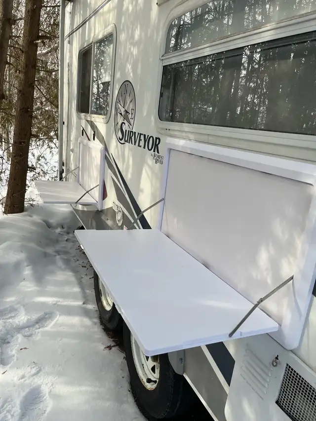 RV trailer (2007 Forest River SurveyorSV-235RS) - Photo 3