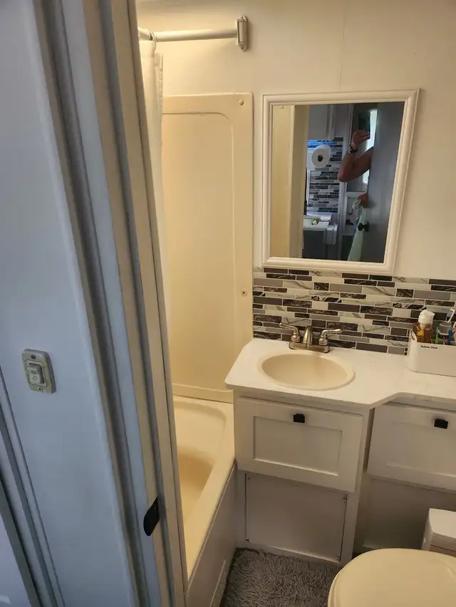 RV trailer (2007 Forest River SurveyorSV-235RS) - Photo 8