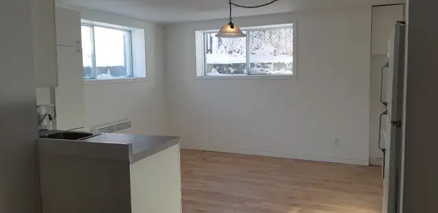 BEAU 5 1/2 À LOUER AU 1280 RENÉ LEVESQUE OUEST - Photo 3