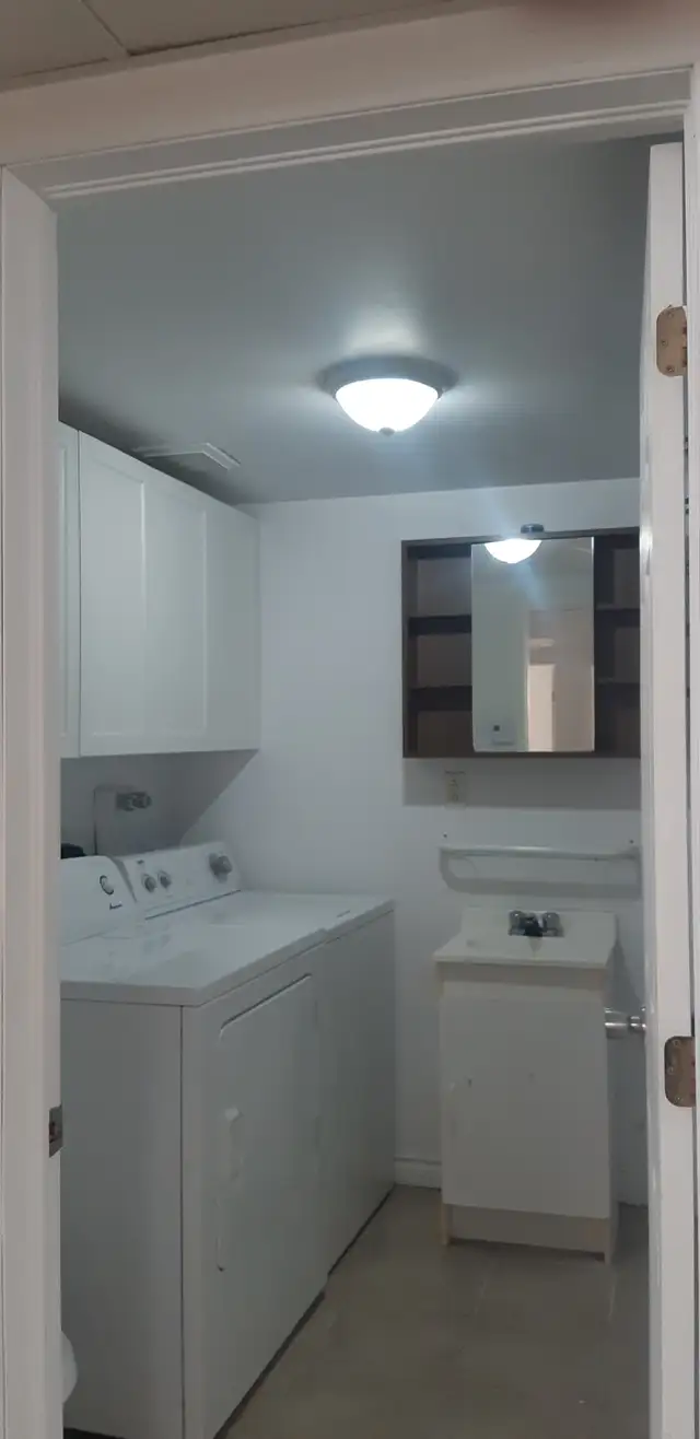 BEAU 5 1/2 À LOUER AU 1280 RENÉ LEVESQUE OUEST - Photo 7