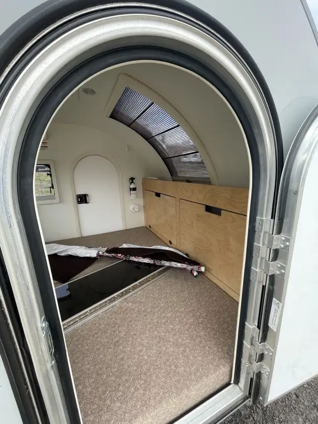 Dream Mini 'NuCamp', MINT, Only weighs 1294 Lbs, Loaded!! - Photo 5