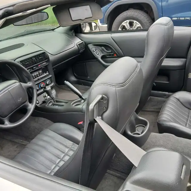 2002 Camaro Convertible - Photo 3