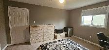 AVAILABLE NOW- FURNISHED LARGE MODERN CLEAN ROOM IN SOUTH BARRIE - Photo 7