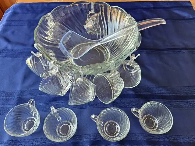 Bol à punch en verre - Photo 4
