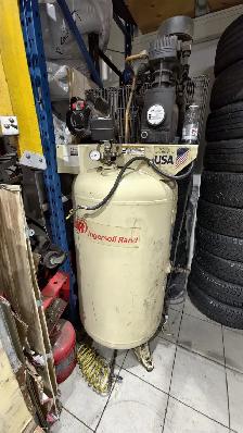 AIR COMPRESSOR AUCTION / HIGHEST BID TAKES IT Ingersoll Rand TS