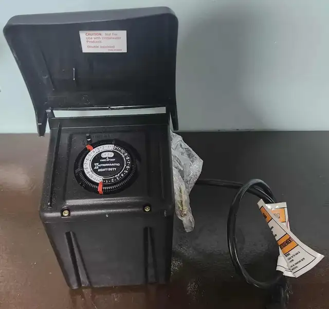 MALIBU 200W LANDSCAPE LIGHT TRANSFORMER  TIMER   SENSOR READY 35 - Photo 2