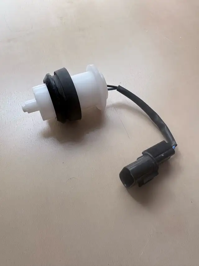 Windshield Washer Fluid Level Sensor - Photo 2