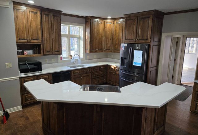 White Countertop With Grey Veins - Photo 2