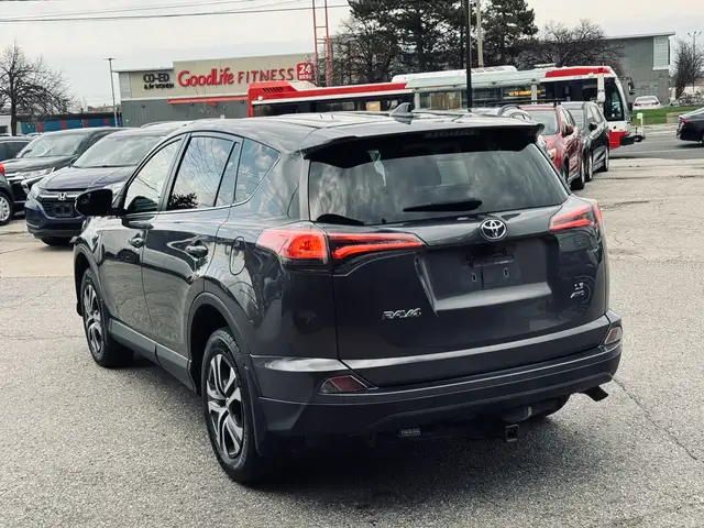 2016 Toyota RAV4 LE AWD - Photo 3