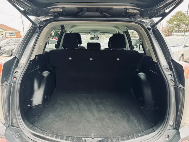2016 Toyota RAV4 LE AWD - Photo 5