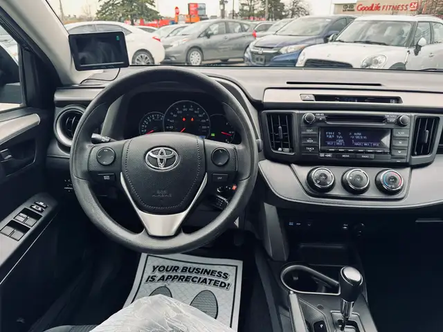2016 Toyota RAV4 LE AWD - Photo 8