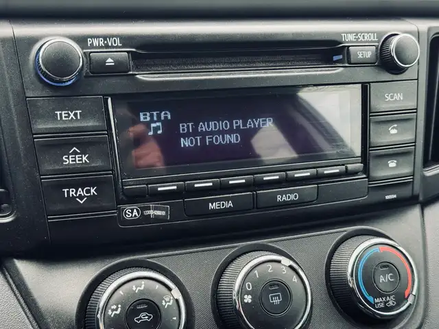 2016 Toyota RAV4 LE AWD - Photo 10