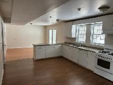 3 Bedroom Apartment for Rent - 98 Creery Ave - Photo 2