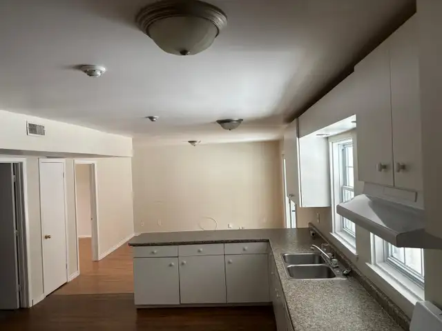 3 Bedroom Apartment for Rent - 98 Creery Ave - Photo 3