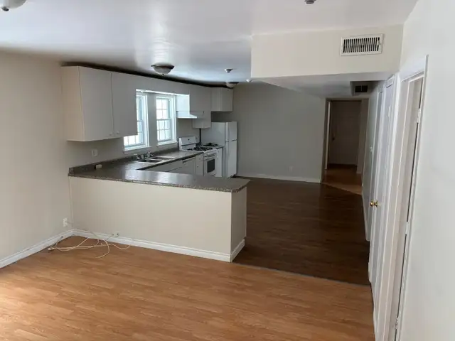 3 Bedroom Apartment for Rent - 98 Creery Ave - Photo 4