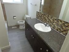 Open, bright 2-bedroom suite in raised bungalow incl utilities - Photo 5