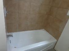 Open, bright 2-bedroom suite in raised bungalow incl utilities - Photo 6