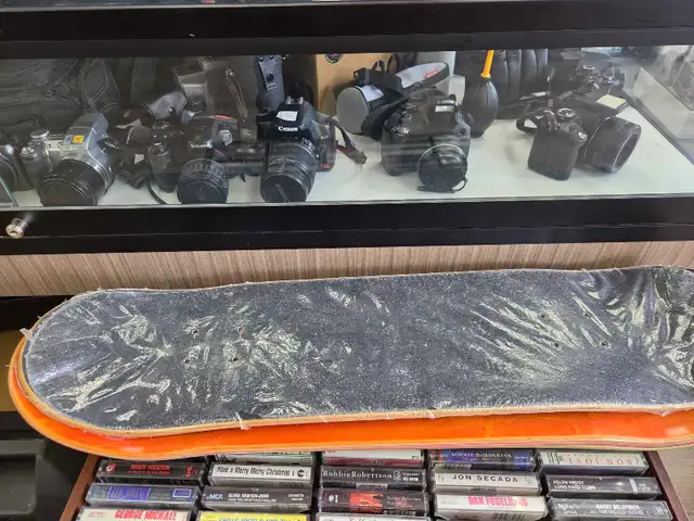 WE BUY CAMERAS