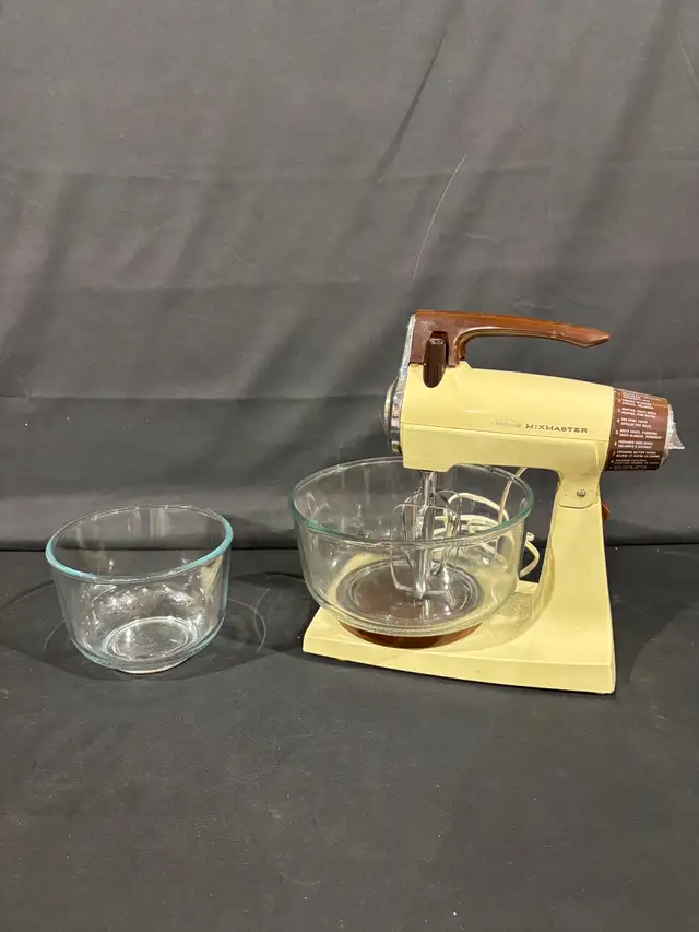 Vintage Sunbeam MixMaster Mixer