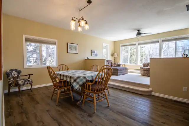 Bungalow for sale with Green space along the Red Deer River - Photo 5