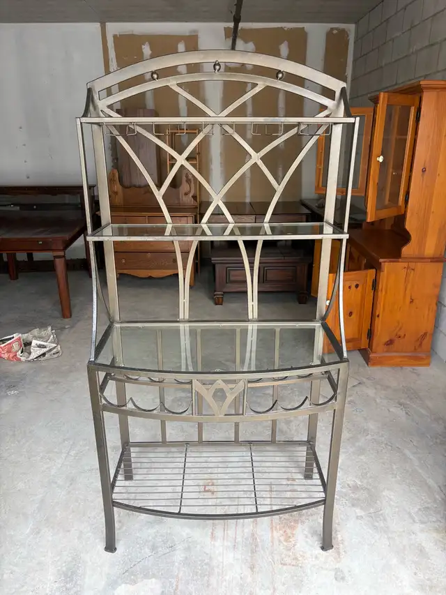 Free delivery used Metal Bakers Rack with Glass Shelves