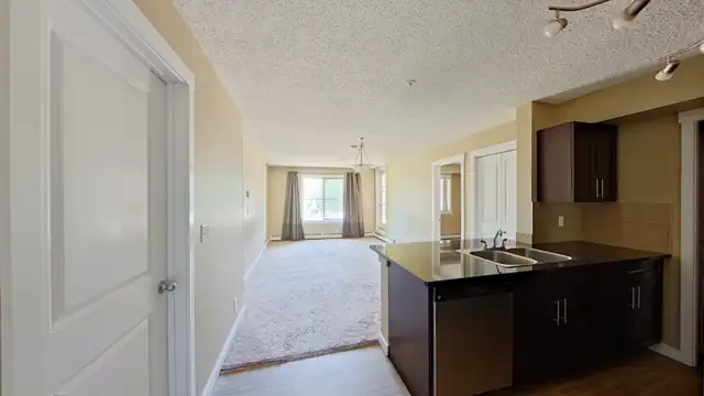 3 Bedroom / 2 Bath Main Floor Condo with 2 Parking Stalls - Photo 2