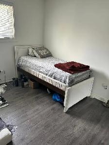 room for rent available