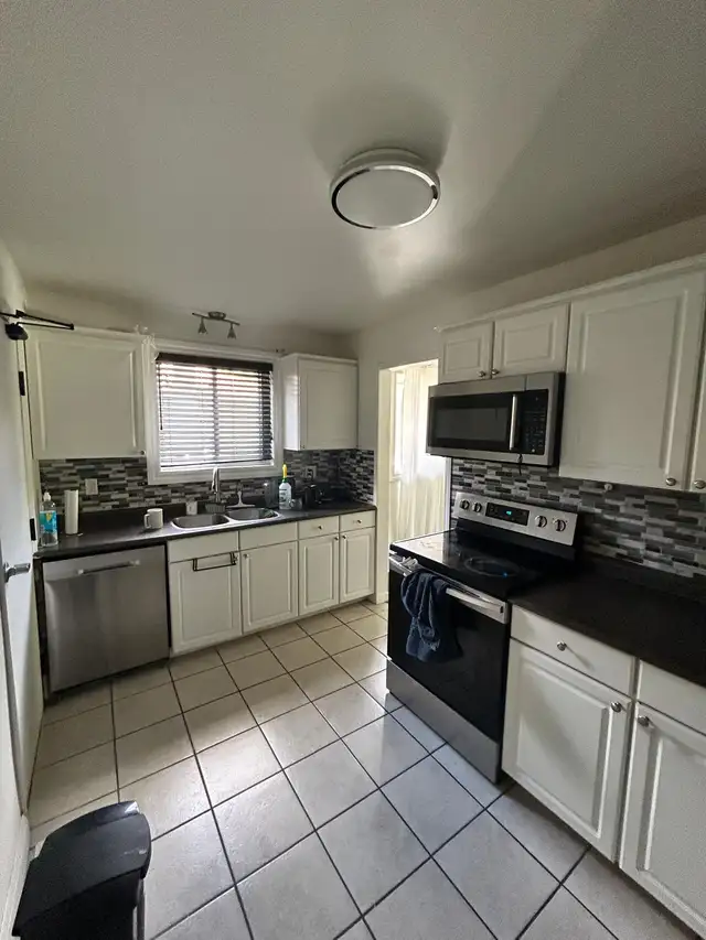 room for rent available - Photo 3