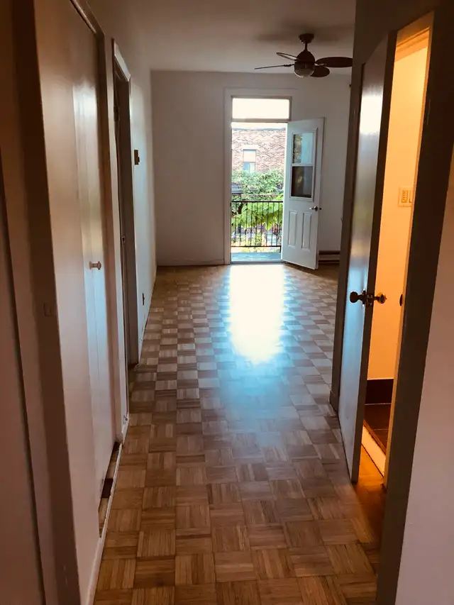 NDG Vendome metro Upper Duplex 2 bedroom July 1 - Photo 2
