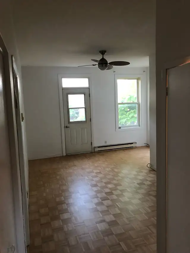 NDG Vendome metro Upper Duplex 2 bedroom July 1 - Photo 5
