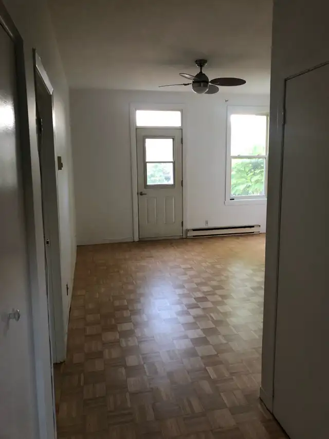 NDG Vendome metro Upper Duplex 2 bedroom July 1 - Photo 7