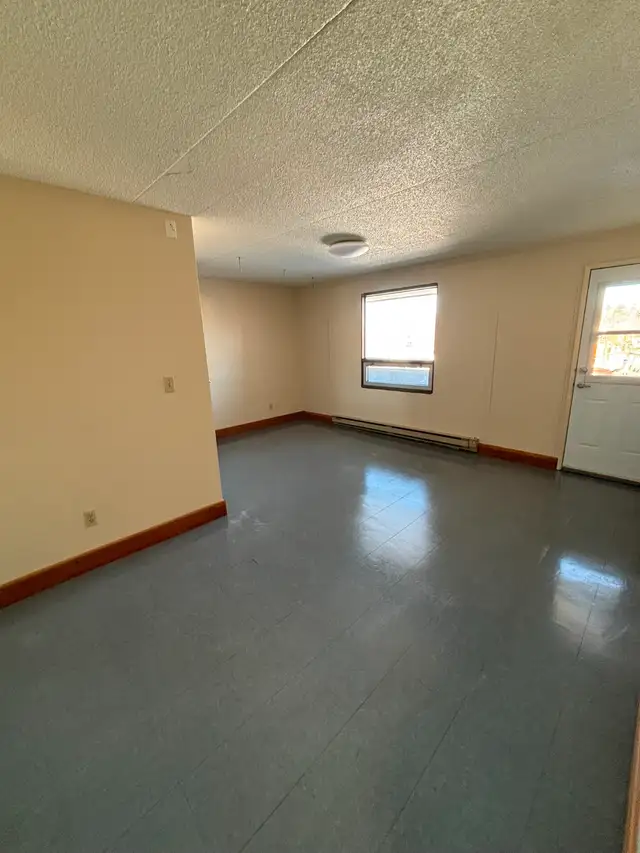 Group Living with Private Suites - 122 Cumberland Street S - Photo 7