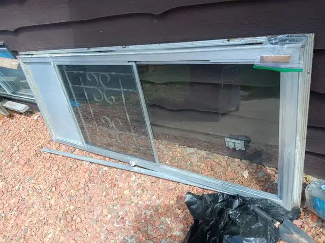 Storm door and aluminum screen door - Photo 2