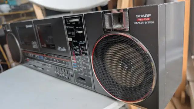 Boombox Sharp QT 90