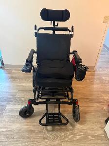 Easy fold 2.0 powered wheelchair - Photo 2